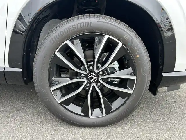 ホンダ ヴェゼル ハイブリッド e:HEV Z 静岡県 2025(令7)年 0.1千km プラチナホワイトパール ホンダセンシング/・衝突軽減ブレーキ/・レーンキープアシスト/・レーダークルーズコントロール/・前後コーナーセンサー/・ブラインドスポットモニター/Honda CONNECTディスプレー/Apple CarPlay/フルセグTV/ETC2.0車載器/電子制御オートブレーキホールド/Hondaスマートキーシステム/本革巻セレクトレバー/LEDオートヘッドライト/ワイヤレス充電器/USBチャージャー（Type-C）/シートヒーターD＋N/ハンドルヒーター/純正18AW/バックカメラ