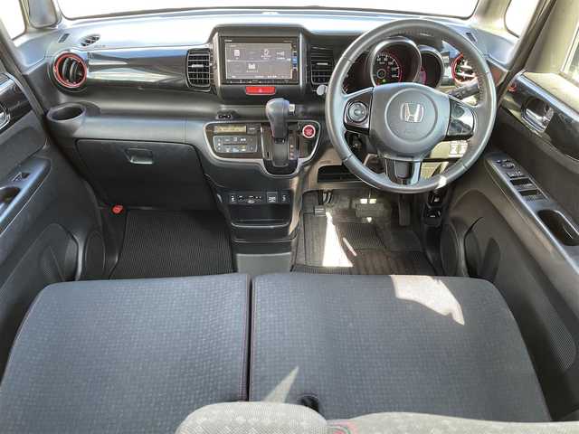 ホンダ Ｎ ＢＯＸ カスタム G Lパッケージ 道央・札幌 2016(平28)年 8.4万km プレミアムホワイトパールⅡ (株)IDOMが運営する【じしゃロン札幌店】の自社ローン専用車両になりますこちらは現金またはオートローンご利用価格です。自社ローンご希望の方は別途その旨お申し付けください。/ワンセグテレビ/AM/FM/iPod/プッシュスタート/アイドリングストップ/ETC/バックカメラ/ECON/シートヒーター/チップアップシート/ドアバイザー