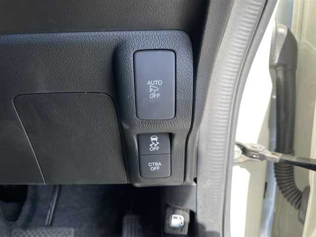 ホンダ Ｎ ＢＯＸ カスタム G Lパッケージ 道央・札幌 2016(平28)年 8.4万km プレミアムホワイトパールⅡ (株)IDOMが運営する【じしゃロン札幌店】の自社ローン専用車両になりますこちらは現金またはオートローンご利用価格です。自社ローンご希望の方は別途その旨お申し付けください。/ワンセグテレビ/AM/FM/iPod/プッシュスタート/アイドリングストップ/ETC/バックカメラ/ECON/シートヒーター/チップアップシート/ドアバイザー