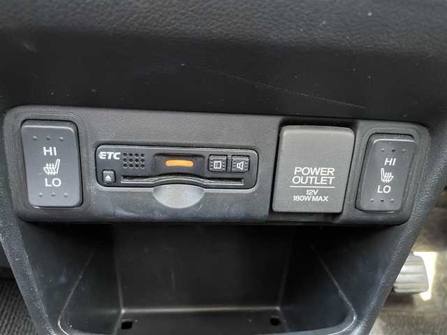 ホンダ Ｎ ＢＯＸ カスタム G Lパッケージ 道央・札幌 2016(平28)年 8.4万km プレミアムホワイトパールⅡ (株)IDOMが運営する【じしゃロン札幌店】の自社ローン専用車両になりますこちらは現金またはオートローンご利用価格です。自社ローンご希望の方は別途その旨お申し付けください。/ワンセグテレビ/AM/FM/iPod/プッシュスタート/アイドリングストップ/ETC/バックカメラ/ECON/シートヒーター/チップアップシート/ドアバイザー