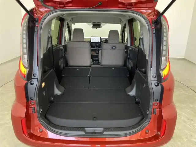 トヨタ シエンタ ハイブリッド Z 埼玉県 2022(令4)年 3万km スカーレットメタリック 純正ナビ（10.5インチ）/→Bluetooth、USB、TV、AM、FM、Miracast/シートヒーター/ステアリングヒーター/オートライト/オートハイビーム/両側パワースライドドア/100V充電/レーダークルーズコントロール/BSM/ハンズフリーデュアルパワースライドドア/エレクトロシフトマチック/後席用サンシェード/トヨタセーフティセンス