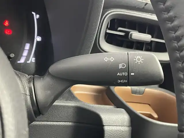 トヨタ シエンタ ハイブリッド Z 埼玉県 2022(令4)年 3万km スカーレットメタリック 純正ナビ（10.5インチ）/→Bluetooth、USB、TV、AM、FM、Miracast/シートヒーター/ステアリングヒーター/オートライト/オートハイビーム/両側パワースライドドア/100V充電/レーダークルーズコントロール/BSM/ハンズフリーデュアルパワースライドドア/エレクトロシフトマチック/後席用サンシェード/トヨタセーフティセンス