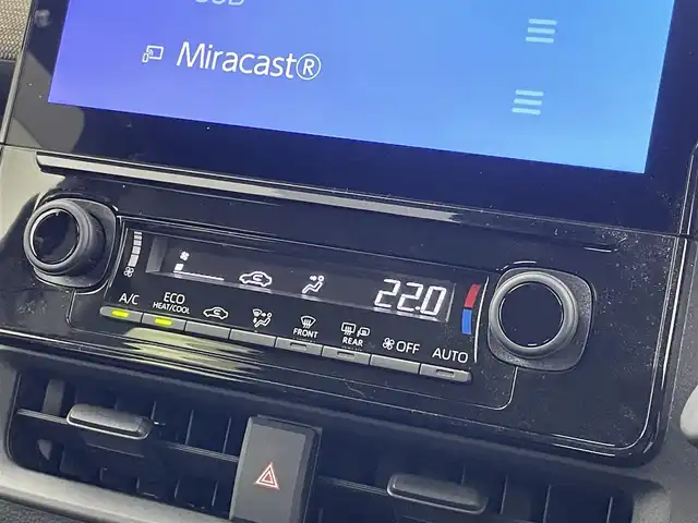 トヨタ シエンタ ハイブリッド Z 埼玉県 2022(令4)年 3万km スカーレットメタリック 純正ナビ（10.5インチ）/→Bluetooth、USB、TV、AM、FM、Miracast/シートヒーター/ステアリングヒーター/オートライト/オートハイビーム/両側パワースライドドア/100V充電/レーダークルーズコントロール/BSM/ハンズフリーデュアルパワースライドドア/エレクトロシフトマチック/後席用サンシェード/トヨタセーフティセンス