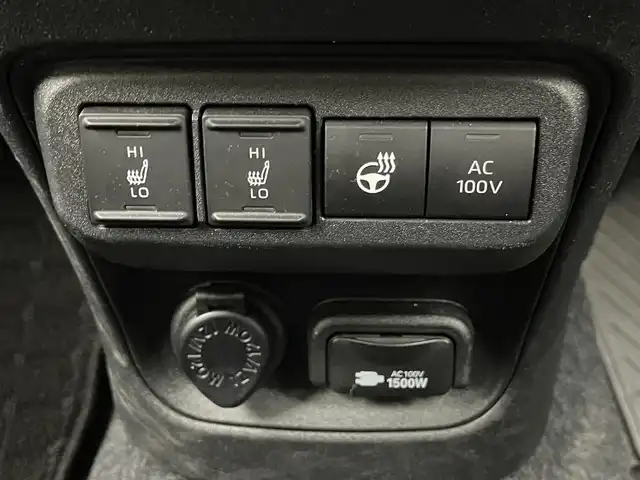 トヨタ シエンタ ハイブリッド Z 埼玉県 2022(令4)年 3万km スカーレットメタリック 純正ナビ（10.5インチ）/→Bluetooth、USB、TV、AM、FM、Miracast/シートヒーター/ステアリングヒーター/オートライト/オートハイビーム/両側パワースライドドア/100V充電/レーダークルーズコントロール/BSM/ハンズフリーデュアルパワースライドドア/エレクトロシフトマチック/後席用サンシェード/トヨタセーフティセンス