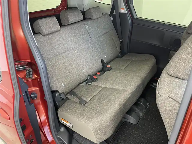 トヨタ シエンタ ハイブリッド Z 埼玉県 2022(令4)年 3万km スカーレットメタリック 純正ナビ（10.5インチ）/→Bluetooth、USB、TV、AM、FM、Miracast/シートヒーター/ステアリングヒーター/オートライト/オートハイビーム/両側パワースライドドア/100V充電/レーダークルーズコントロール/BSM/ハンズフリーデュアルパワースライドドア/エレクトロシフトマチック/後席用サンシェード/トヨタセーフティセンス