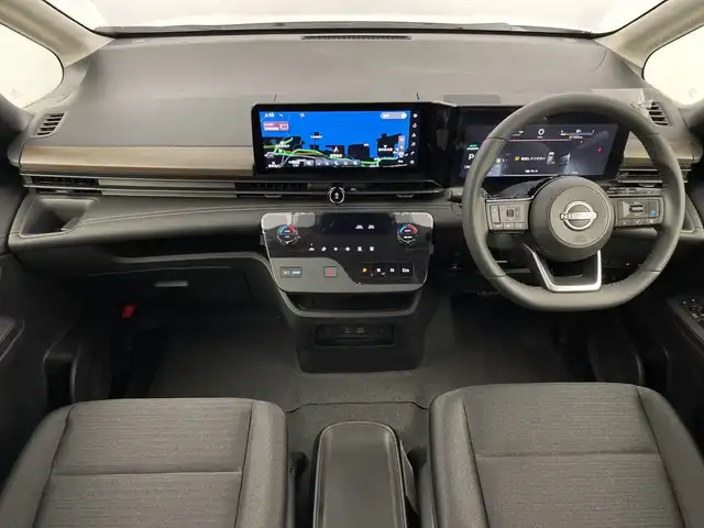 日産 セレナ e－パワー ハイウェイスター V 鹿児島県 2025(令7)年 0.1千km プリズムホワイト e-POWER　/置くだけ充電/両側電動スライドドア/フルセグ/BT/カープレイ/アンドロイドオート/純正フリップダウンモニター/ヘッドランプオートレベライザー+/アダプティブLEDヘッドライトシステム/インテリジェント アラウンドビューモニター/インテリジェント ルームミラー/アドバンスドドライブアシストディスプレイ（12.3インチカラーディスプレイ）/統合型インターフェースディスプレイ/ワイヤレス充電器+6スピーカー/NissanConnectナビゲーションシステム/（地デジ内蔵）車載通信ユニット/ETC2.0ユニット（ビルトインタイプ）/ドライブレコーダー（前後セット）/プロパイロット（ナビリンク機能付）/プロパイロット緊急停止支援システム付/SOSコール（488後席専用モニターHDMI NissanConnectナビ付車用(