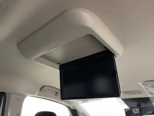 日産 セレナ e－パワー ハイウェイスター V 鹿児島県 2025(令7)年 0.1千km プリズムホワイト e-POWER　/置くだけ充電/両側電動スライドドア/フルセグ/BT/カープレイ/アンドロイドオート/純正フリップダウンモニター/ヘッドランプオートレベライザー+/アダプティブLEDヘッドライトシステム/インテリジェント アラウンドビューモニター/インテリジェント ルームミラー/アドバンスドドライブアシストディスプレイ（12.3インチカラーディスプレイ）/統合型インターフェースディスプレイ/ワイヤレス充電器+6スピーカー/NissanConnectナビゲーションシステム/（地デジ内蔵）車載通信ユニット/ETC2.0ユニット（ビルトインタイプ）/ドライブレコーダー（前後セット）/プロパイロット（ナビリンク機能付）/プロパイロット緊急停止支援システム付/SOSコール（488後席専用モニターHDMI NissanConnectナビ付車用(