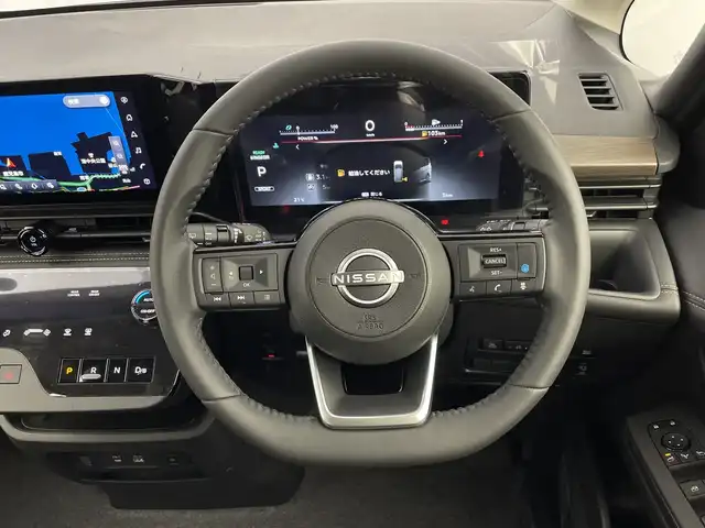 日産 セレナ e－パワー ハイウェイスター V 鹿児島県 2025(令7)年 0.1千km プリズムホワイト e-POWER　/置くだけ充電/両側電動スライドドア/フルセグ/BT/カープレイ/アンドロイドオート/純正フリップダウンモニター/ヘッドランプオートレベライザー+/アダプティブLEDヘッドライトシステム/インテリジェント アラウンドビューモニター/インテリジェント ルームミラー/アドバンスドドライブアシストディスプレイ（12.3インチカラーディスプレイ）/統合型インターフェースディスプレイ/ワイヤレス充電器+6スピーカー/NissanConnectナビゲーションシステム/（地デジ内蔵）車載通信ユニット/ETC2.0ユニット（ビルトインタイプ）/ドライブレコーダー（前後セット）/プロパイロット（ナビリンク機能付）/プロパイロット緊急停止支援システム付/SOSコール（488後席専用モニターHDMI NissanConnectナビ付車用(