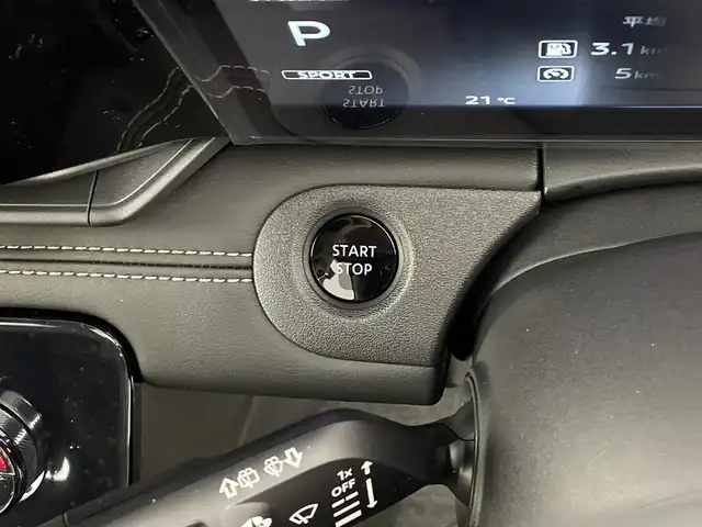 日産 セレナ e－パワー ハイウェイスター V 鹿児島県 2025(令7)年 0.1千km プリズムホワイト e-POWER　/置くだけ充電/両側電動スライドドア/フルセグ/BT/カープレイ/アンドロイドオート/純正フリップダウンモニター/ヘッドランプオートレベライザー+/アダプティブLEDヘッドライトシステム/インテリジェント アラウンドビューモニター/インテリジェント ルームミラー/アドバンスドドライブアシストディスプレイ（12.3インチカラーディスプレイ）/統合型インターフェースディスプレイ/ワイヤレス充電器+6スピーカー/NissanConnectナビゲーションシステム/（地デジ内蔵）車載通信ユニット/ETC2.0ユニット（ビルトインタイプ）/ドライブレコーダー（前後セット）/プロパイロット（ナビリンク機能付）/プロパイロット緊急停止支援システム付/SOSコール（488後席専用モニターHDMI NissanConnectナビ付車用(