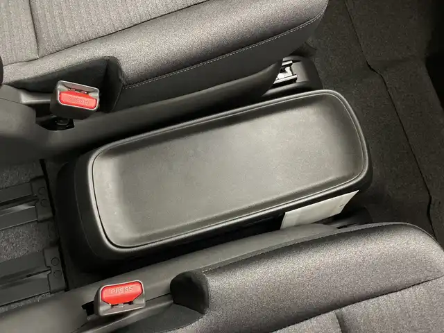 日産 セレナ e－パワー ハイウェイスター V 鹿児島県 2025(令7)年 0.1千km プリズムホワイト e-POWER　/置くだけ充電/両側電動スライドドア/フルセグ/BT/カープレイ/アンドロイドオート/純正フリップダウンモニター/ヘッドランプオートレベライザー+/アダプティブLEDヘッドライトシステム/インテリジェント アラウンドビューモニター/インテリジェント ルームミラー/アドバンスドドライブアシストディスプレイ（12.3インチカラーディスプレイ）/統合型インターフェースディスプレイ/ワイヤレス充電器+6スピーカー/NissanConnectナビゲーションシステム/（地デジ内蔵）車載通信ユニット/ETC2.0ユニット（ビルトインタイプ）/ドライブレコーダー（前後セット）/プロパイロット（ナビリンク機能付）/プロパイロット緊急停止支援システム付/SOSコール（488後席専用モニターHDMI NissanConnectナビ付車用(