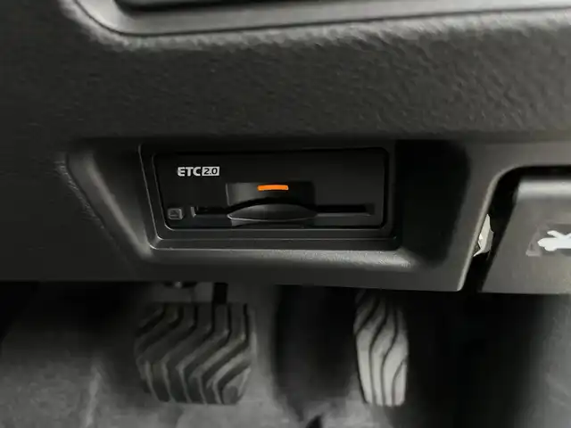 日産 セレナ e－パワー ハイウェイスター V 鹿児島県 2025(令7)年 0.1千km プリズムホワイト e-POWER　/置くだけ充電/両側電動スライドドア/フルセグ/BT/カープレイ/アンドロイドオート/純正フリップダウンモニター/ヘッドランプオートレベライザー+/アダプティブLEDヘッドライトシステム/インテリジェント アラウンドビューモニター/インテリジェント ルームミラー/アドバンスドドライブアシストディスプレイ（12.3インチカラーディスプレイ）/統合型インターフェースディスプレイ/ワイヤレス充電器+6スピーカー/NissanConnectナビゲーションシステム/（地デジ内蔵）車載通信ユニット/ETC2.0ユニット（ビルトインタイプ）/ドライブレコーダー（前後セット）/プロパイロット（ナビリンク機能付）/プロパイロット緊急停止支援システム付/SOSコール（488後席専用モニターHDMI NissanConnectナビ付車用(