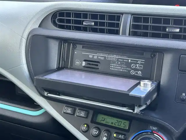 トヨタ アクア S 静岡県 2012(平24)年 5.3万km ブラックマイカ 純正7インチナビ/（USB/BT/CD/FM/AM/SD/HDD）/フルセグTV/バックカメラ/ETC/オートライト/シートヒーター/スマートキー/プッシュスタート/スペアタイヤ/オートエアコン/純正16AW