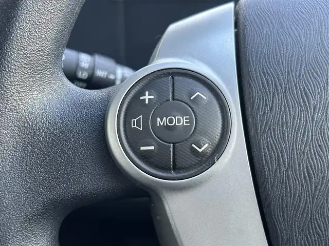トヨタ アクア S 静岡県 2012(平24)年 5.3万km ブラックマイカ 純正7インチナビ/（USB/BT/CD/FM/AM/SD/HDD）/フルセグTV/バックカメラ/ETC/オートライト/シートヒーター/スマートキー/プッシュスタート/スペアタイヤ/オートエアコン/純正16AW