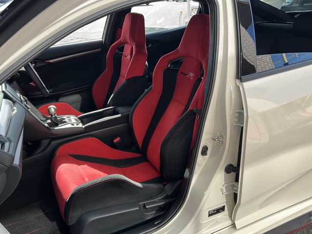 ホンダ シビック タイプR 静岡県 2019(令1)年 1.3万km 白 ワンオーナー/純正ナビ/（FM/AM/フルセグ/SD/ipod/Bluetooth/AUX/USB）/主要装備/・バックカメラ/・純正フルエアロパーツ/・ドライブレコーダー/・クルーズコントロール/・ブレーキホールド/・ステアリングリモコン/・ETC/・純正フロアマット/・純正アルミホイール/・LEDヘッドライト/・スマートキー/・スペアキー×１