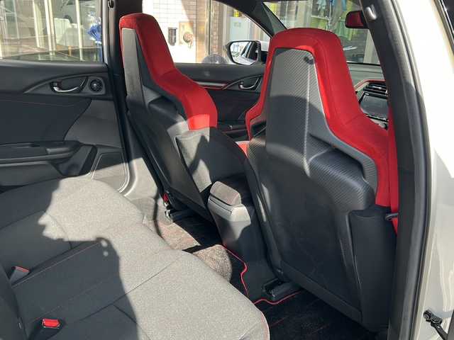 ホンダ シビック タイプR 静岡県 2019(令1)年 1.3万km 白 ワンオーナー/純正ナビ/（FM/AM/フルセグ/SD/ipod/Bluetooth/AUX/USB）/主要装備/・バックカメラ/・純正フルエアロパーツ/・ドライブレコーダー/・クルーズコントロール/・ブレーキホールド/・ステアリングリモコン/・ETC/・純正フロアマット/・純正アルミホイール/・LEDヘッドライト/・スマートキー/・スペアキー×１