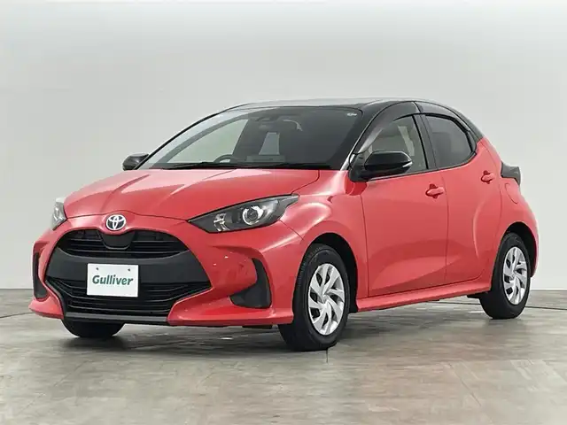 トヨタ ヤリス ハイブリッド 福島県 2021(令3)年 6.2万km ブラック/コーラルクリスタルシャイン トヨタセーフティセンス/・プリクラッシュセーフティ/・レーントレーシングアシスト/・レーンディパーチャーアラート/・ロードサインアシスト/・レーダークルーズコントロール/・オートマチックハイビーム/ブラインドスポットモニター/クリアランスソナー/リアクロストラフィックアラート/パーキングサポートブレーキ/純正ディスプレイオーディオ/・BT/USB/AM/FM/Miracast/・コネクティッドナビ/・バックカメラ/ステアリングリモコン/シートヒーター/電格ミラー/・ウィンカーミラー/プッシュスタート/・スマートキー/LEDヘッドライト/・オートライト/純正フロアマット/寒冷地仕様/ドアバイザー