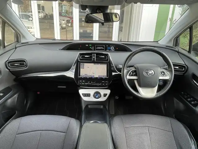 トヨタ プリウス S 埼玉県 2016(平28)年 8.7万km グレーマイカM 純正９型ナビTV/バックカメラ/ビルトインETC/LEDヘッドライト/レーダークルーズコントロール/衝突軽減ブレーキ/プッシュスタート/スマートキー