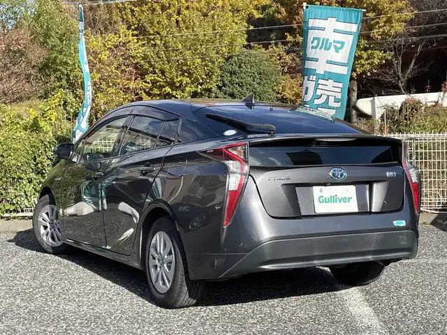 トヨタ プリウス S 埼玉県 2016(平28)年 8.7万km グレーマイカM 純正９型ナビTV/バックカメラ/ビルトインETC/LEDヘッドライト/レーダークルーズコントロール/衝突軽減ブレーキ/プッシュスタート/スマートキー