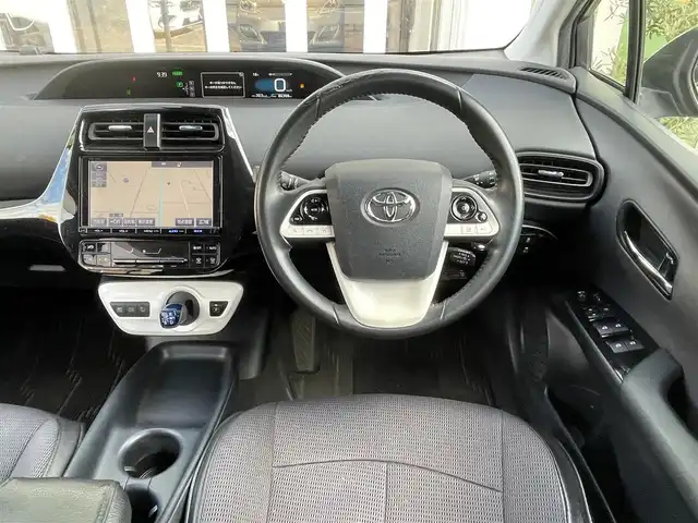 トヨタ プリウス S 埼玉県 2016(平28)年 8.7万km グレーマイカM 純正９型ナビTV/バックカメラ/ビルトインETC/LEDヘッドライト/レーダークルーズコントロール/衝突軽減ブレーキ/プッシュスタート/スマートキー