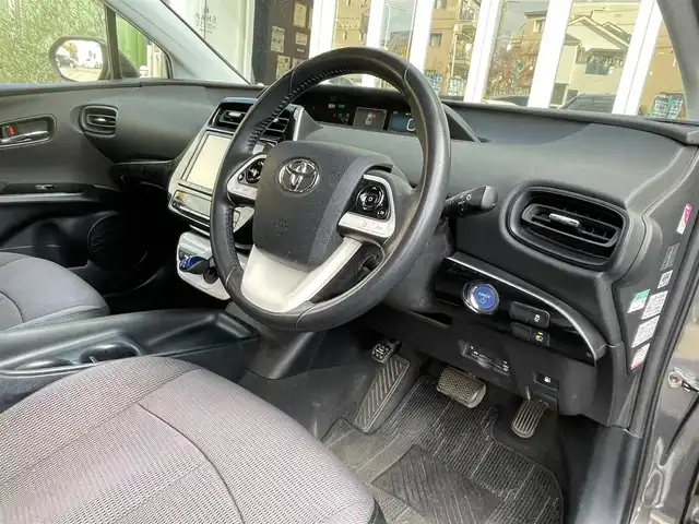 トヨタ プリウス S 埼玉県 2016(平28)年 8.7万km グレーマイカM 純正９型ナビTV/バックカメラ/ビルトインETC/LEDヘッドライト/レーダークルーズコントロール/衝突軽減ブレーキ/プッシュスタート/スマートキー