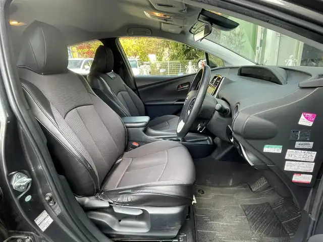 トヨタ プリウス S 埼玉県 2016(平28)年 8.7万km グレーマイカM 純正９型ナビTV/バックカメラ/ビルトインETC/LEDヘッドライト/レーダークルーズコントロール/衝突軽減ブレーキ/プッシュスタート/スマートキー