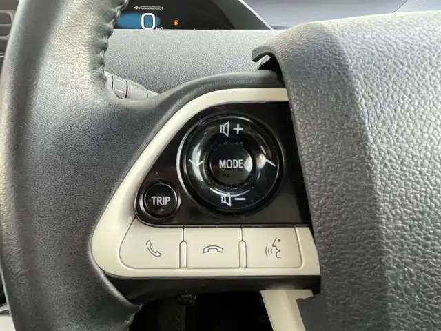 トヨタ プリウス S 埼玉県 2016(平28)年 8.7万km グレーマイカM 純正９型ナビTV/バックカメラ/ビルトインETC/LEDヘッドライト/レーダークルーズコントロール/衝突軽減ブレーキ/プッシュスタート/スマートキー