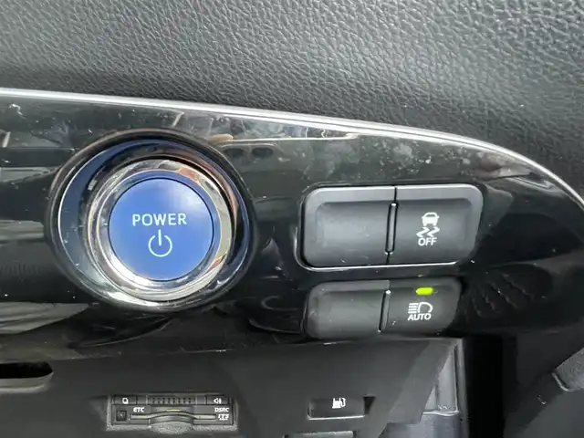 トヨタ プリウス S 埼玉県 2016(平28)年 8.7万km グレーマイカM 純正９型ナビTV/バックカメラ/ビルトインETC/LEDヘッドライト/レーダークルーズコントロール/衝突軽減ブレーキ/プッシュスタート/スマートキー