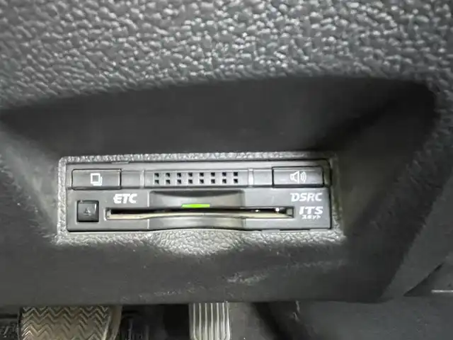 トヨタ プリウス S 埼玉県 2016(平28)年 8.7万km グレーマイカM 純正９型ナビTV/バックカメラ/ビルトインETC/LEDヘッドライト/レーダークルーズコントロール/衝突軽減ブレーキ/プッシュスタート/スマートキー