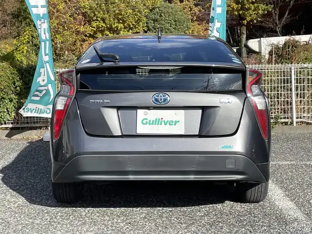 トヨタ プリウス S 埼玉県 2016(平28)年 8.7万km グレーマイカM 純正９型ナビTV/バックカメラ/ビルトインETC/LEDヘッドライト/レーダークルーズコントロール/衝突軽減ブレーキ/プッシュスタート/スマートキー