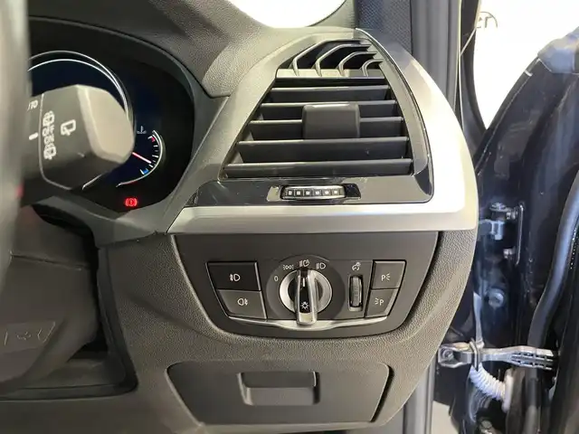 ＢＭＷ Ｘ３ xDrive20d Mスポーツ 福岡県 2018(平30)年 4.1万km サファイアブラックP 黒レザーシート　/全席シートヒーター　/パワーシート　/ナビ　/３６０°カメラ　/フルセグＴＶ　/ＨＵＤ　/ＣＤ／ＤＶＤ　/ＡＣＣ　/ＢＳＭ　/ＬＫＡ　/パワーバックドア　/コンフォートアクセス　/純正１９ｉｎｃｈＡＷ　/ＥＴＣ