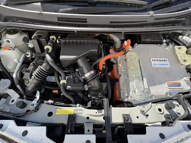 日産 ノート 岩手県 2020(令2)年 1.8万km ブリリアントホワイトパール 禁煙車/nismoシート/全方位カメラ/追従型クルーズコントロール/デジタルインナーミラー/純正ナビ/→フルセグTV/Bluetooth/CD/DVD/FM/AM/バックカメラ/ステアリングスイッチ/レーンキープアシスト/衝突軽減システム/横滑り防止装置/前後コーナーセンサー/オートライト/LEDヘッドライト/LEDフォグライト/〇プッシュスタート/〇電動格納ミラー/〇ウィンカーミラー/〇ドアバイザー/〇フロアマット/〇シガーソケット/〇スマートキー/〇スペアキー/純正前後ドライブレコーダー/ETC