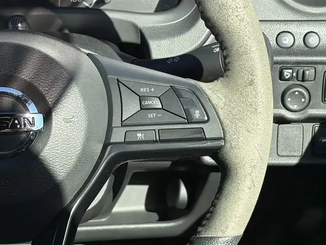 日産 ノート 岩手県 2020(令2)年 1.8万km ブリリアントホワイトパール 禁煙車/nismoシート/全方位カメラ/追従型クルーズコントロール/デジタルインナーミラー/純正ナビ/→フルセグTV/Bluetooth/CD/DVD/FM/AM/バックカメラ/ステアリングスイッチ/レーンキープアシスト/衝突軽減システム/横滑り防止装置/前後コーナーセンサー/オートライト/LEDヘッドライト/LEDフォグライト/〇プッシュスタート/〇電動格納ミラー/〇ウィンカーミラー/〇ドアバイザー/〇フロアマット/〇シガーソケット/〇スマートキー/〇スペアキー/純正前後ドライブレコーダー/ETC