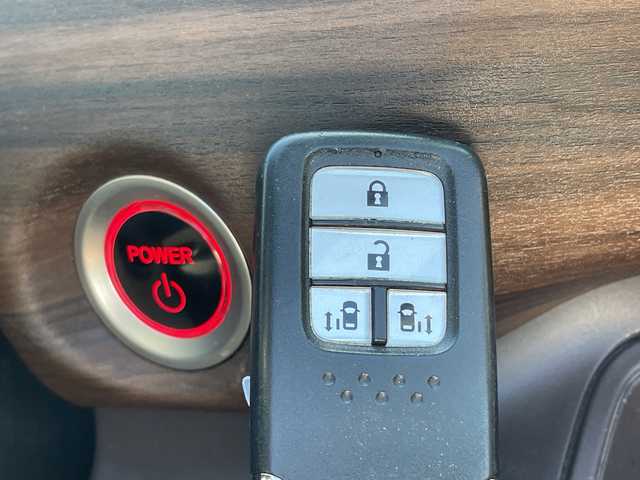 ホンダ フリード ハイブリット G ホンダセンシング 千葉県 2017(平29)年 5.7万km ホワイトオーキッドパール モデューロエアロ　モデューロアルミ　９型ナビＶＸＭ－１７５ＶＦＮｉ　フリップダウンモニター　バックカメラ　両側電動スライドドア　ＢＴ　ドラレコ　ETC　レーダークルーズ　LEDライト　オートライト