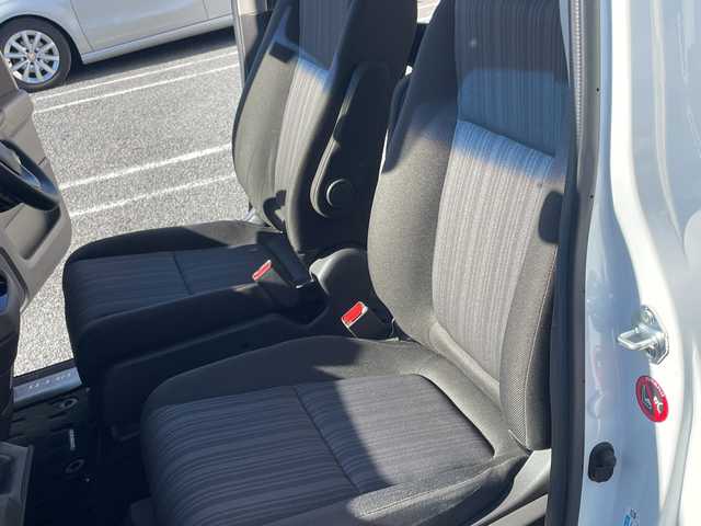 ホンダ フリード ハイブリット G ホンダセンシング 千葉県 2017(平29)年 5.7万km ホワイトオーキッドパール モデューロエアロ　モデューロアルミ　９型ナビＶＸＭ－１７５ＶＦＮｉ　フリップダウンモニター　バックカメラ　両側電動スライドドア　ＢＴ　ドラレコ　ETC　レーダークルーズ　LEDライト　オートライト