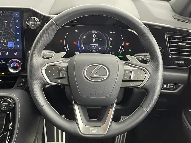 レクサス ＮＸ 350h Fスポーツ 道央・札幌 2024(令6)年 1万km グラファイトブラックガラスフレーク ・４ＷＤ/・パノラマルーフ/・純正メモリナビ/・BT/USB/・フルセグTV/・AppleCarPlay/・AndroidAuto/・ETC２．０/・パドルシフト/・全方位カメラ/・１００V充電/ブラインドスポットモニター/・インテリジェンスミラー/・アダプティブクルーズコントロール/・レーンキープアシスト/・パワーシート/・全席パワーシート/・電動リアゲート/・ＬＥＤヘッドライト/・フォグランプ/・オートライト/・オートマチックハイビーム/・ABS/・SOSコール