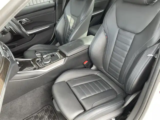 ＢＭＷ ３２０ｉ Mスポーツ 福島県 2019(平31)年 5.4万km アルピンホワイトⅢ 純正HDDナビ/バックカメラ/パークディスタンス/アクティブクルーズコントロール/コンフォートアクセス/パワーバックドア/フットオープナー/黒レザーシート(ブルーステッチ)/前席シートヒーター/パワーシート/アンビエントライト/ワイヤレスチャージ/パドルシフト/ドライブレコーダー(360°)/LEDヘッドライト/オートハイビーム/純正OP19AW/スペアキー