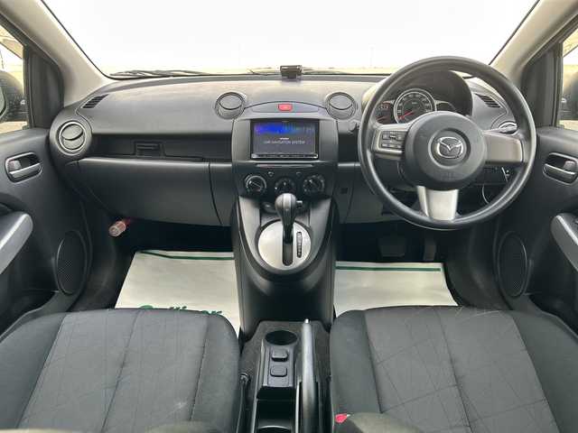 マツダ デミオ 13C 山形県 2014(平26)年 6.4万km メテオグレーマイカ ハロゲンヘッドライト/電動格納ミラー/パワーウインドウ/社外フロアマット/リモコンキー/スペアキー/冬タイヤ積載/取扱説明書