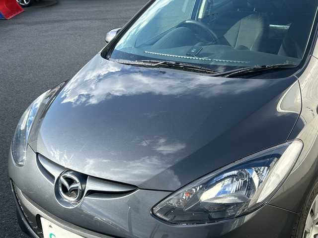 マツダ デミオ 13C 山形県 2014(平26)年 6.4万km メテオグレーマイカ ハロゲンヘッドライト/電動格納ミラー/パワーウインドウ/社外フロアマット/リモコンキー/スペアキー/冬タイヤ積載/取扱説明書