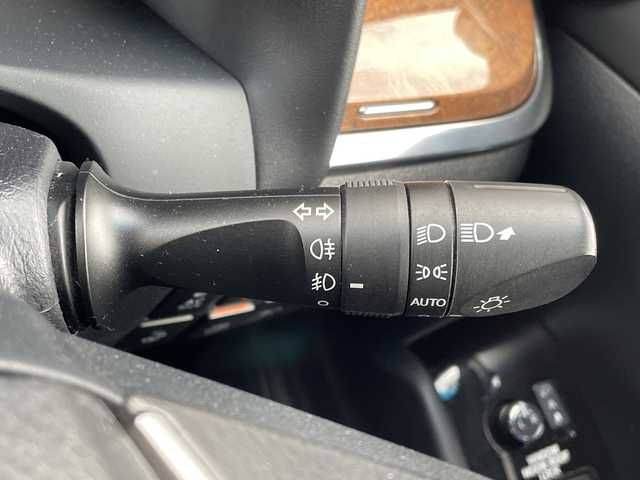 トヨタ ヴェルファイア ハイブリット エグゼクティブ ラウンジ 秋田県 2016(平28)年 4.7万km バーニングブラッククリスタルシャインガラスフレーク ・４WD/・寒冷地仕様/・純正ナビ/・フルセグTV/・Bluetooth/・後席モニター/・全周囲カメラ/・ムーンルーフ/・両側パワースライドドア/・クルーズコントロール/・ステアリングヒーター/・シートヒーター/・レザーシート/・パワーシート/・スペアキー/・衝突軽減システム/・ドラレコ/・冬タイヤ積込み