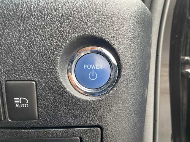 トヨタ ヴェルファイア ハイブリット エグゼクティブ ラウンジ 秋田県 2016(平28)年 4.7万km バーニングブラッククリスタルシャインガラスフレーク ・４WD/・寒冷地仕様/・純正ナビ/・フルセグTV/・Bluetooth/・後席モニター/・全周囲カメラ/・ムーンルーフ/・両側パワースライドドア/・クルーズコントロール/・ステアリングヒーター/・シートヒーター/・レザーシート/・パワーシート/・スペアキー/・衝突軽減システム/・ドラレコ/・冬タイヤ積込み