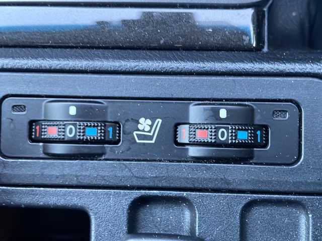 トヨタ ランドクルーザー プラド TX-L 70thアニバーサリーLTD 兵庫県 2022(令4)年 4.7万km アバンギャルドブロンズメタリック ワンオーナー/保証書・取説・有/純正メモリーナビ・フルセグ・BT・FM・AM・USB/バックカメラ/全周囲カメラ/ETC2.0/追尾機能付きクルーズコントロール/車線逸脱防止支援システム/衝突被害軽減ブレーキ/クリアランスソナー/パーキングアシストブレーキ/ブラインドスポットミラー/ロードサインアシスト/ヘッドレストモニター/オートハイビーム/サンルーフ/サンルーフバイザー/ルーフキャリア/ダウンヒルアシスト/リフトアップ/ヒッチキャリア/前後ドライブレコーダー付きデジタルインナーミラー/プッシュスタート/スマートキー×2/純正フロアマット/純正サスペンション有/純正ホイール有/シートヒーター/シートクーラー