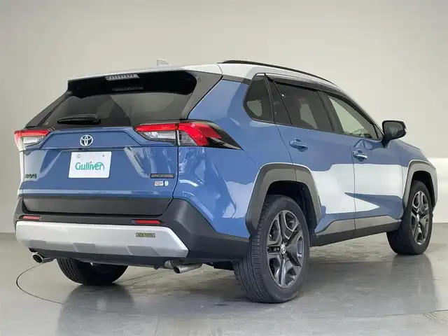 トヨタ ＲＡＶ４ ハイブリッド アドベンチャー 愛知県 2022(令4)年 2.6万km アッシュグレーメタリック/グレイッシュブルー 純正ディスプレイ　スマホ連動　黒革シート　シートヒーター　エアシート　ステアリングヒーター　電動パーキングブレーキ　前後ドラレコ　セーフティセンス　衝突軽減　レーダークルーズ　ＢＳＭ　ＥＴＣ２．０　禁煙車