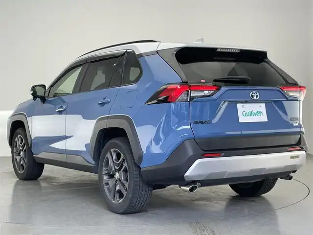 トヨタ ＲＡＶ４ ハイブリッド アドベンチャー 愛知県 2022(令4)年 2.6万km アッシュグレーメタリック/グレイッシュブルー 純正ディスプレイ　スマホ連動　黒革シート　シートヒーター　エアシート　ステアリングヒーター　電動パーキングブレーキ　前後ドラレコ　セーフティセンス　衝突軽減　レーダークルーズ　ＢＳＭ　ＥＴＣ２．０　禁煙車