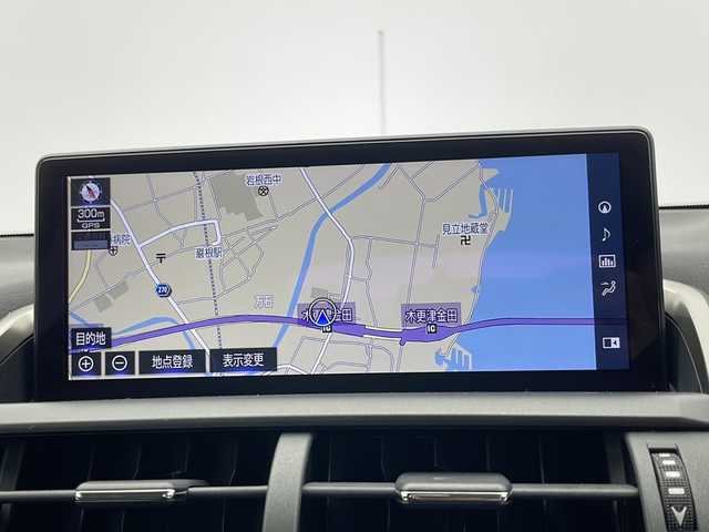 レクサス ＮＸ 300 ブラックシークエンス 千葉県 2018(平30)年 6.8万km ソニッククォーツ 禁煙車/純正メモリーナビ/フルセグTV/AM/FM/CD/DVD/Bluetooth/バックカメラ/プリクラッシュセーフティ/レーンディパーチャーアラート/オートマチックハイビーム/レーダークルーズコントロール/ブラインドスポットモニター/レザーシート/パワーシート（運転席/助手席）/シートメモリ（運転席）/シートヒーター/革巻きステアリング/ステアリングヒーター/ステアリングスイッチ/パドルシフト/ETC/前後ドライブレコーダー/パワーバックドア/電子パーキング/ブレーキホールド/アイドリングストップ/スマートキー/スペアキー×１/カードキー×１/トノカバー/プッシュスタート/LEDヘッドライト/純正ヘッドライト/ドアバイザー/保証書/取り扱い説明書