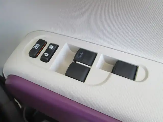 トヨタ ポルテ F 千葉県 2015(平27)年 3万km ダークブラウンマイカメタリック 純正SDナビ、フルセグTV(キャンセラー有)/バックカメラ/純正オーディオ【DVD/CD/BT/SD】/片側パワースライドドア/HIDヘッドライト&ハロゲンフォグ/プッシュスタート/アイドリングストップ/横滑り防止装置/電動格納ウィンカーミラー/社外前後ドライブレコーダー/ETC、スペアキー/整備記録簿(H28/29/30/R1/2/3/6)