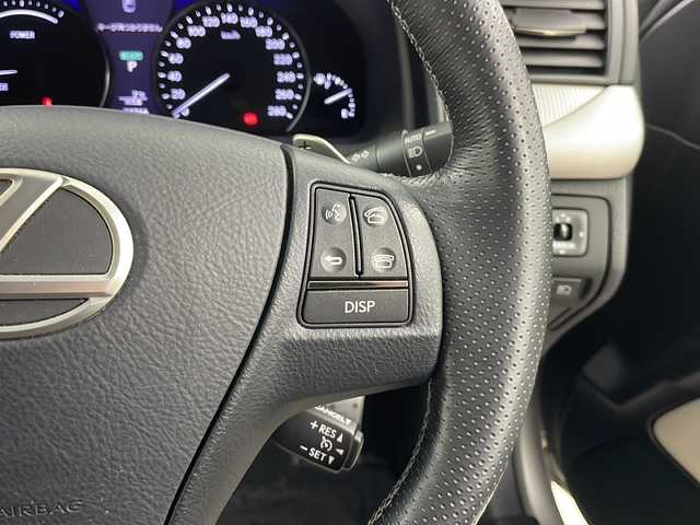 レクサス ＬＳ 600h Fスポーツ 道央・札幌 2013(平25)年 5.4万km ソニックシルバー ・４WD /ハイブリット/・純正メモリナビ（P10612）/・CD/DVD/USB/AUX/HDD/・バックカメラ/・フルセグTV/Bluetooth接続/・クリアランスソナー/・クルーズコントロール/・パドルシフト/・ステアリングヒーター/・レザーシート/・シートヒーター/エアシート/・ヘッドライトウォッシャー/・オートマチックハイビーム/・オートLEDライト/・スマートキー/・スペアキー