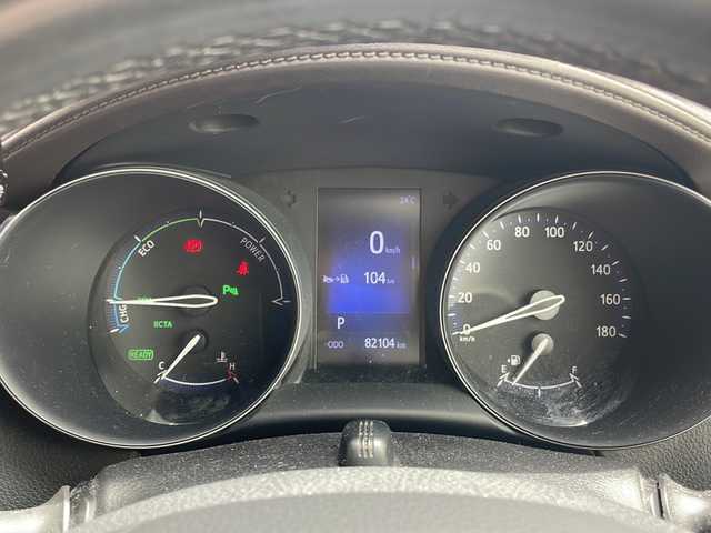 トヨタ Ｃ－ＨＲ G 愛知県 2018(平30)年 8.3万km ラディアントグリーンM 衝突軽減システム/純正９型SDナビ/レーダークルーズコントロール/シートヒーター/フルセグ/CD/Bluetooth/バックカメラ/コーナーセンサー/純正アルミホイール/　ブラインドスポットモニター/LEDヘッドライト/ETC2.0/ドライブレコーダー/ステアリングスイッチ/スマートキー/プッシュスタート