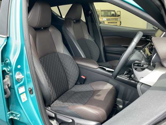 トヨタ Ｃ－ＨＲ G 愛知県 2018(平30)年 8.3万km ラディアントグリーンM 衝突軽減システム/純正９型SDナビ/レーダークルーズコントロール/シートヒーター/フルセグ/CD/Bluetooth/バックカメラ/コーナーセンサー/純正アルミホイール/　ブラインドスポットモニター/LEDヘッドライト/ETC2.0/ドライブレコーダー/ステアリングスイッチ/スマートキー/プッシュスタート