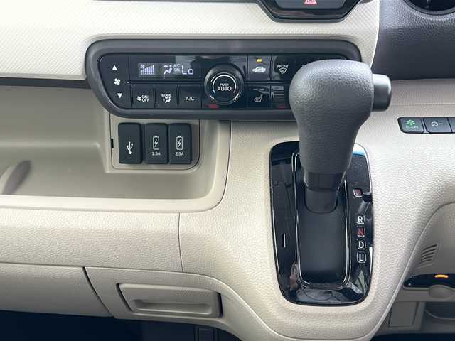 ホンダ Ｎ ＢＯＸ G L ホンダセンシング 岐阜県 2020(令2)年 0.9万km クリスタルブラックパール 純正ＳＤナビ　/ＥＴＣ　/前後ドライブレコーダー　/バックカメラ　/レーダークルーズコントロール　/衝突軽減システム　/横滑り防止装置　/レーンキープアシスト　/片側パワスラ　/ＬＥＤヘッドライト　/オートライト　/スマートキー/プッシュスタート/スペアキー/純正フロアマット/ドアバイザー