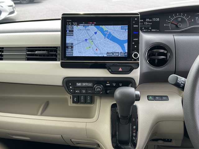 ホンダ Ｎ ＢＯＸ G L ホンダセンシング 岐阜県 2020(令2)年 0.9万km クリスタルブラックパール 純正ＳＤナビ　/ＥＴＣ　/前後ドライブレコーダー　/バックカメラ　/レーダークルーズコントロール　/衝突軽減システム　/横滑り防止装置　/レーンキープアシスト　/片側パワスラ　/ＬＥＤヘッドライト　/オートライト　/スマートキー/プッシュスタート/スペアキー/純正フロアマット/ドアバイザー